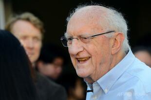 トランプ政権の科学予算削減は「壊滅的」 ノーベル物理学賞受賞者