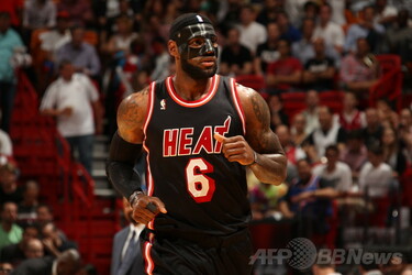 マスク着けたジェームズが復帰、ヒートがニックス下す 写真5枚 国際