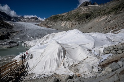 温室ガス「50年実質ゼロ」法を支持 スイス国民投票