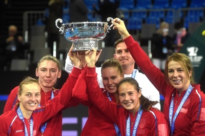 ロシアがBJK杯優勝も「醜い」選手変更が遺恨残す