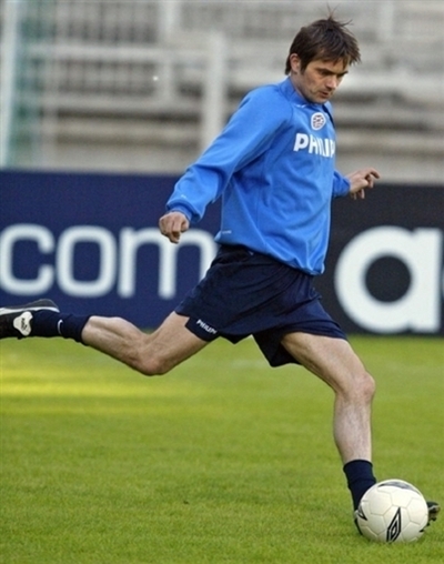 元オランダ代表のコクー シドニーFCからのオファーを認める