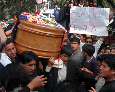 マドリードの飛行場テロ、犠牲者は母国で埋葬 - エクアドル