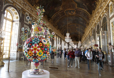 ベルサイユ宮の村上隆作品展、ルイ14世子孫が中止求めて法的措置