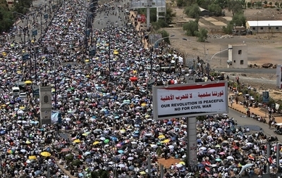 イエメンで砲撃、負傷の大統領「私は無事だ」