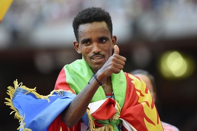 19歳ゲブレスラシエが男子マラソン制す、第15回世界陸上