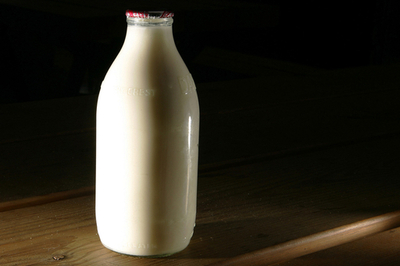 クローン牛子孫の牛乳を市販か？英食品当局が調査へ