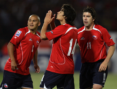 チリ ペルーを降しW杯予選初勝利を挙げる