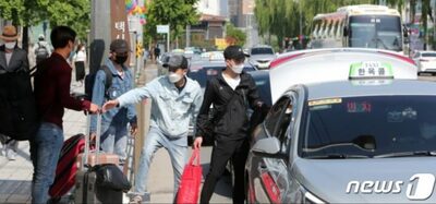 「客がマスクをしなければ私もしない」…韓国「着用義務対象外」代行運転手に不満