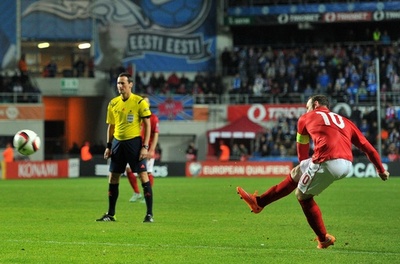 イングランド、ルーニーのFKでエストニアに辛勝