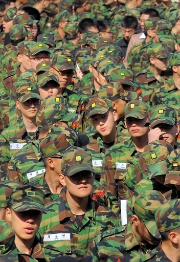 投票に行けば特典、投票率向上に必死の韓国総選挙