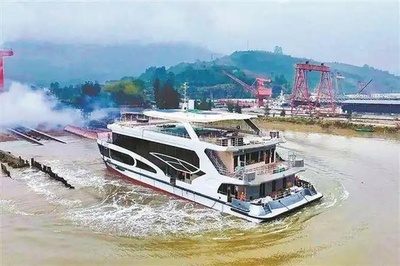 中国初の完全電気推進海上観光船が進水