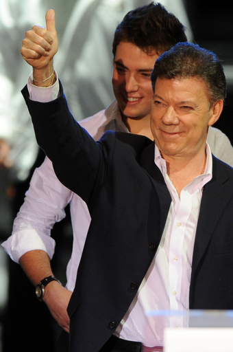 コロンビア大統領選決選投票、与党サントス氏が勝利