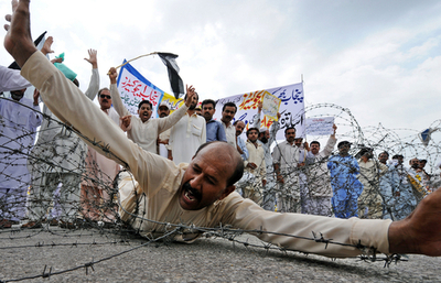 燃料・食糧価格高騰などで政府へ抗議、パキスタン