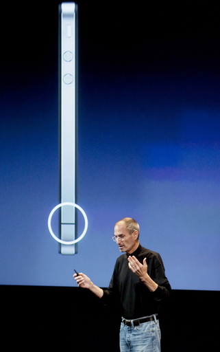 アップル、iPhone4用ケース無償提供開始 ｢デスグリップ｣対策