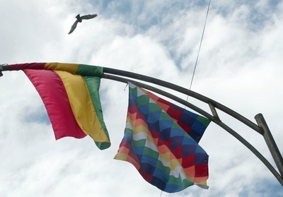 ボリビアでバスが200メートル崖下に転落 25人死亡