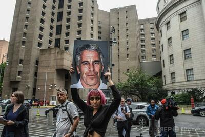 トランプ政権、「エプスタイン・ファイル」めぐり手のひら返し MAGA猛反発