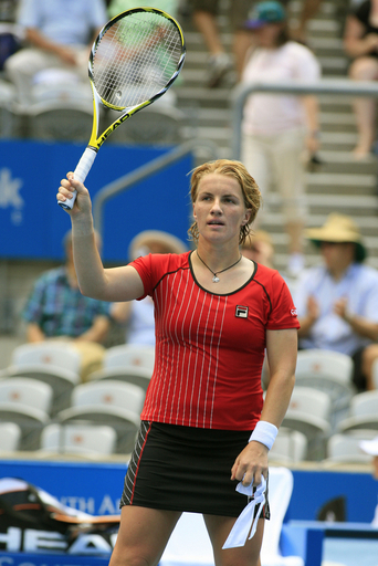 クズネツォワ ストレートでスキアボーネ降し準決勝へ