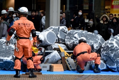 六本木ヒルズで震災訓練、住民ら900人が参加