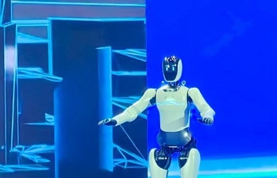 スマートロボット「灵犀」、2025年グリーン算力大会で業界成果発表