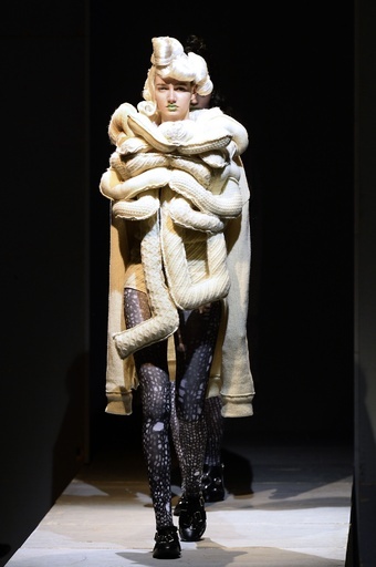 ＜14/15年秋冬パリコレクション＞コム デ ギャルソン