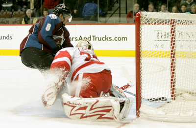 アバランチ レッドウィングスとの接戦を制す