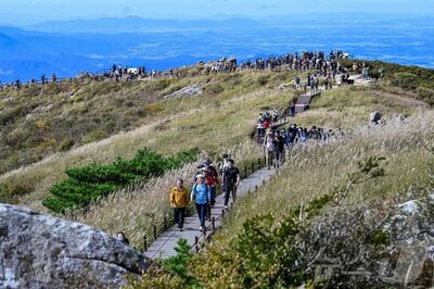 韓国・30代男性、山で遭難し5日後に救助…脱水状態・生水2本で耐える