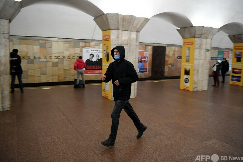 ウクライナ全土に戒厳令 首都では空襲警報