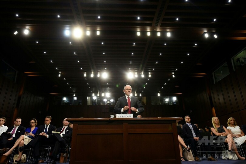 ロシア共謀疑惑は「忌まわしいうそ」 米司法長官、公聴会で証言