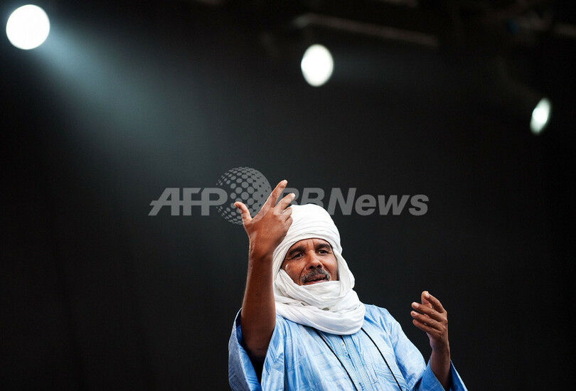 英野外フェス「ビッグ・チル」大盛況、集団ヌード撮影も