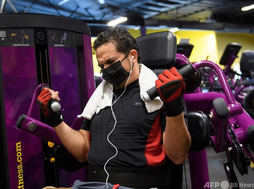 米ワクチン接種者、屋内もマスク不要に バイデン氏「素晴らしい日」