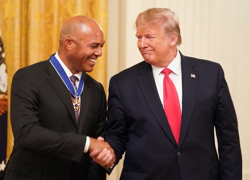 元ヤンキースのリベラ氏に大統領自由勲章、MLB史上最高の救援投手 写真