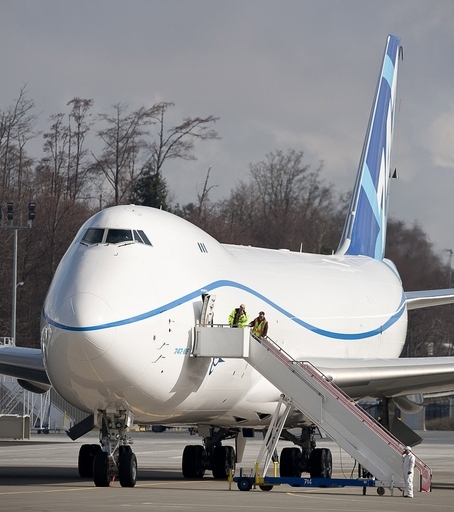 ボーイングの最新ジャンボジェット「747-8」型機が初飛行、米国 写真8