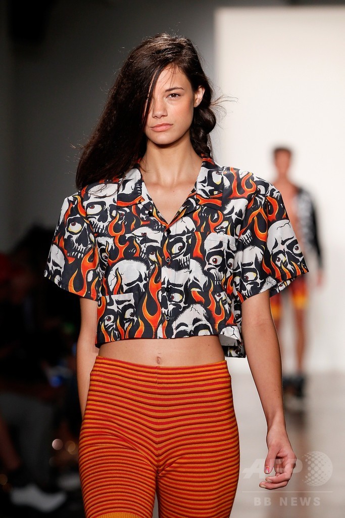 フィナーレにマイリー・サイラス、「ジェレミー・スコット」15年春夏