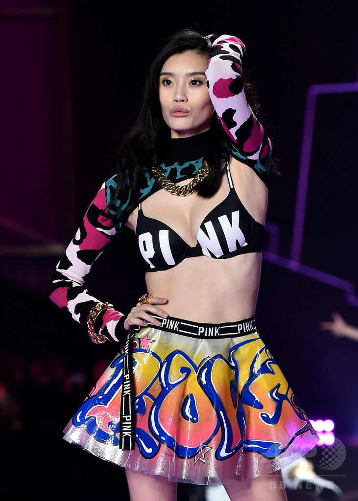 「ヴィクトリアズ・シークレット」、英ロンドンで初のショー開催