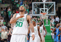08-09NBA東カンファレンスプレーオフ準決勝、ボストン・セルティックス（%%Boston Celtics%%）対オーランド・マジック（%%Orlando Magic%%）第2戦。試合はセルティックスが112-94でマジックを下し、対戦戦績を1勝1敗の五分に戻した。昨季王者のセルティックスは、エディー・ハウス（%%Eddie House%%）が14本中11本のシュートを決めるなどで31得点、ローハン・ロンド（%%Rajon Rondo%%）が15得点、18アシスト、11リバウンドでトリプルダブルを記録し、対戦戦績を五分とした。写真は勝利に歓喜するセルティックスのエディー・ハウス。（2009年5月6日撮影）(c)AFP/Getty Images/NBAE/Brian Babineau