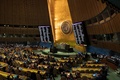 国連（UN）総会で行われた、ロシア軍のウクライナからの即時撤退を求める決議案の投票結果を映す掲示板（2023年2月23日撮影）。(c)ANGELA WEISS / AFP