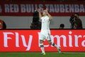 13クラブW杯（2013 FIFA Club World Cup）準決勝、広州恒大（Guangzhou Evergrande FC、中国）対バイエルン・ミュンヘン（Bayern Munich）。先制点を挙げて喜ぶバイエルン・ミュンヘンのフランク・リベリ（Franck Ribery、2013年12月17日撮影）。(c)AFP/GERARD JULIEN