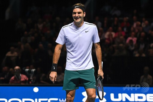 激レアセット　FRED PERRY アンディ　マレーモデル　S テニスウエア マレー、母国スコットランドでフェデラーと対戦 伝統衣装姿も披露 写真