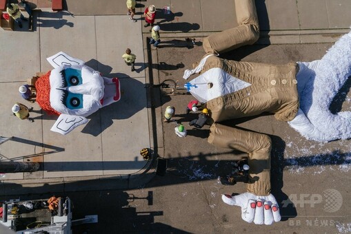 米ニューメキシコの祭り「ゾゾブラ」、燃える巨大人形 写真16枚 国際