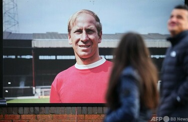 ボビー・チャールトン氏 施設での偶発的な転倒後に死去 写真3枚 国際