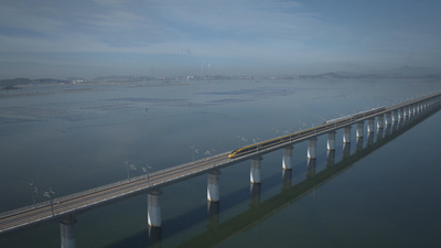 時速400キロの中国高速鉄道「復興号」の新型モデルCR450、今年組立完了