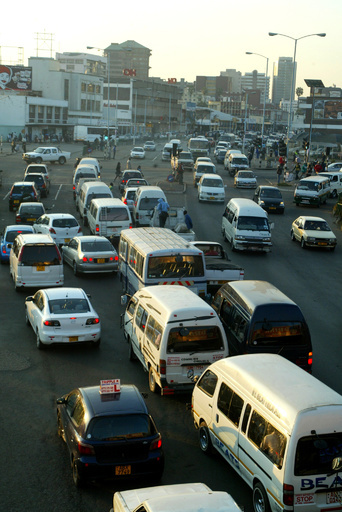ジンバブエでバス爆発、42人死亡 乗客のガスボンベが爆発か