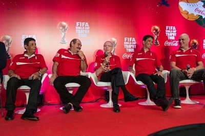 W杯トロフィーツアー式典に往年のブラジル代表選手が登場