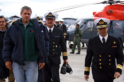 南部の沖合で3日間漂流の米国人男性、無事救助 - チリ