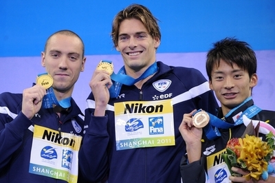 男子100メートル背泳ぎでフランス勢が同着優勝 入江は銅、世界水泳