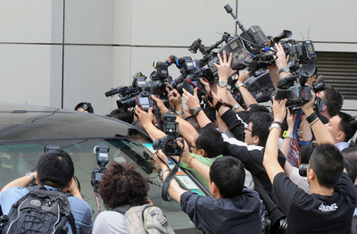 香港大富豪の遺族と風水師の法廷対決、始まる