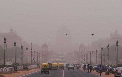 インド首都、夏季にはまれな大気汚染 安全基準20倍のスモッグ