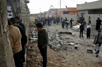 イラク北部で少数宗教集団の葬儀狙った自爆攻撃、26人死亡