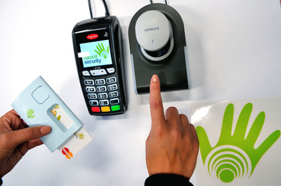 指をかざして支払い完了、仏で指紋決済システムの試験開始