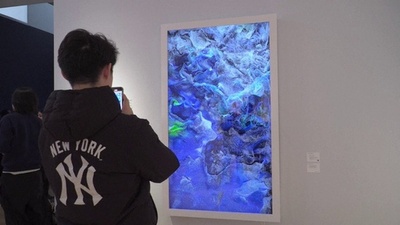 動画:クリスティーズ初のAI作品オークション 大成功とはならず